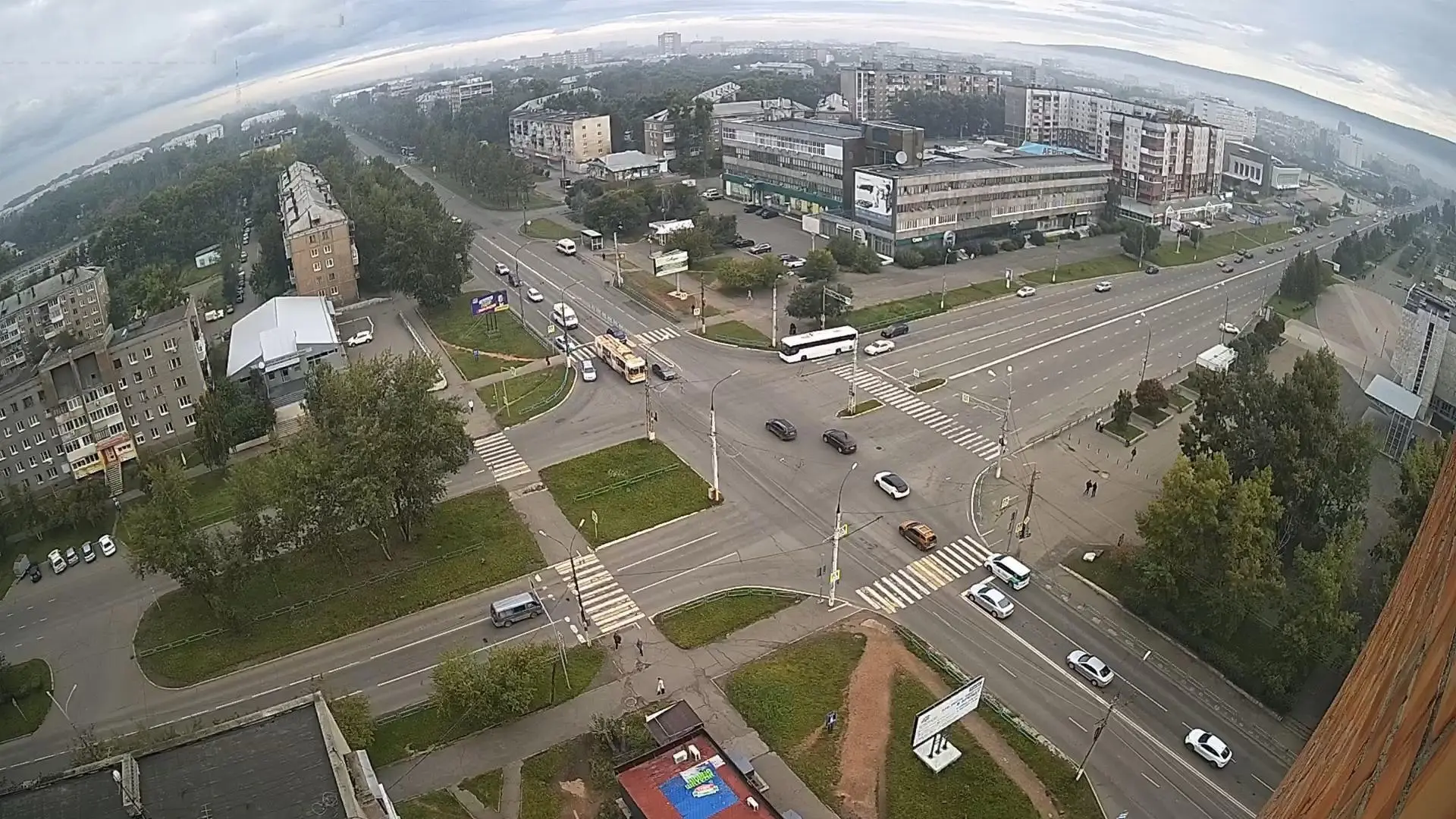 Господи, что же за вонь такая бразовская. Дышать трудно. Посмотрите, как дым окутывает ...