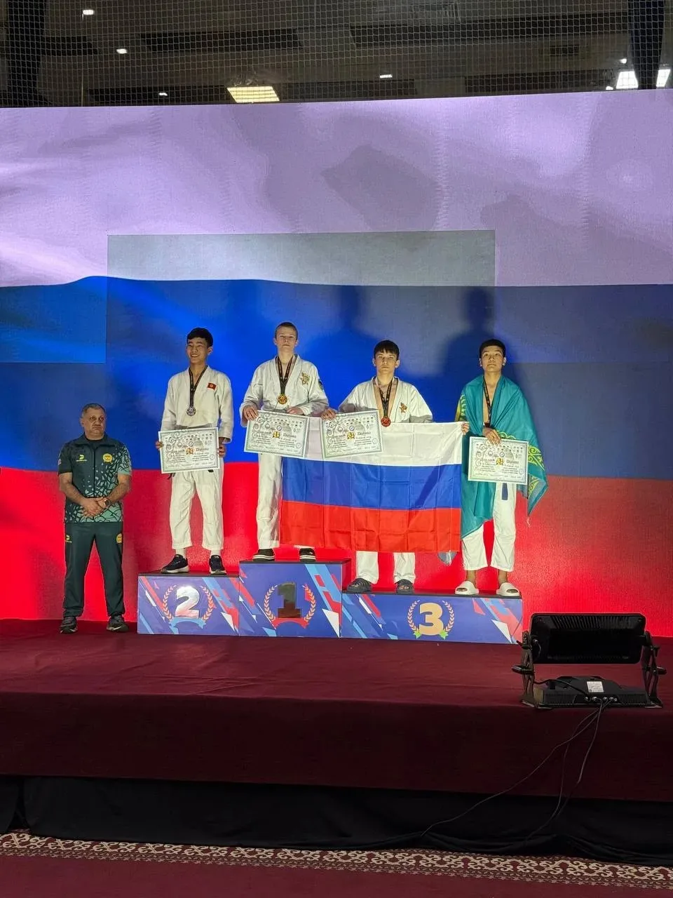 🏆Воспитанник Аксайской спортивной школы «Юность» (БК "Ярый") Илья Комарков стал победителем Первенст