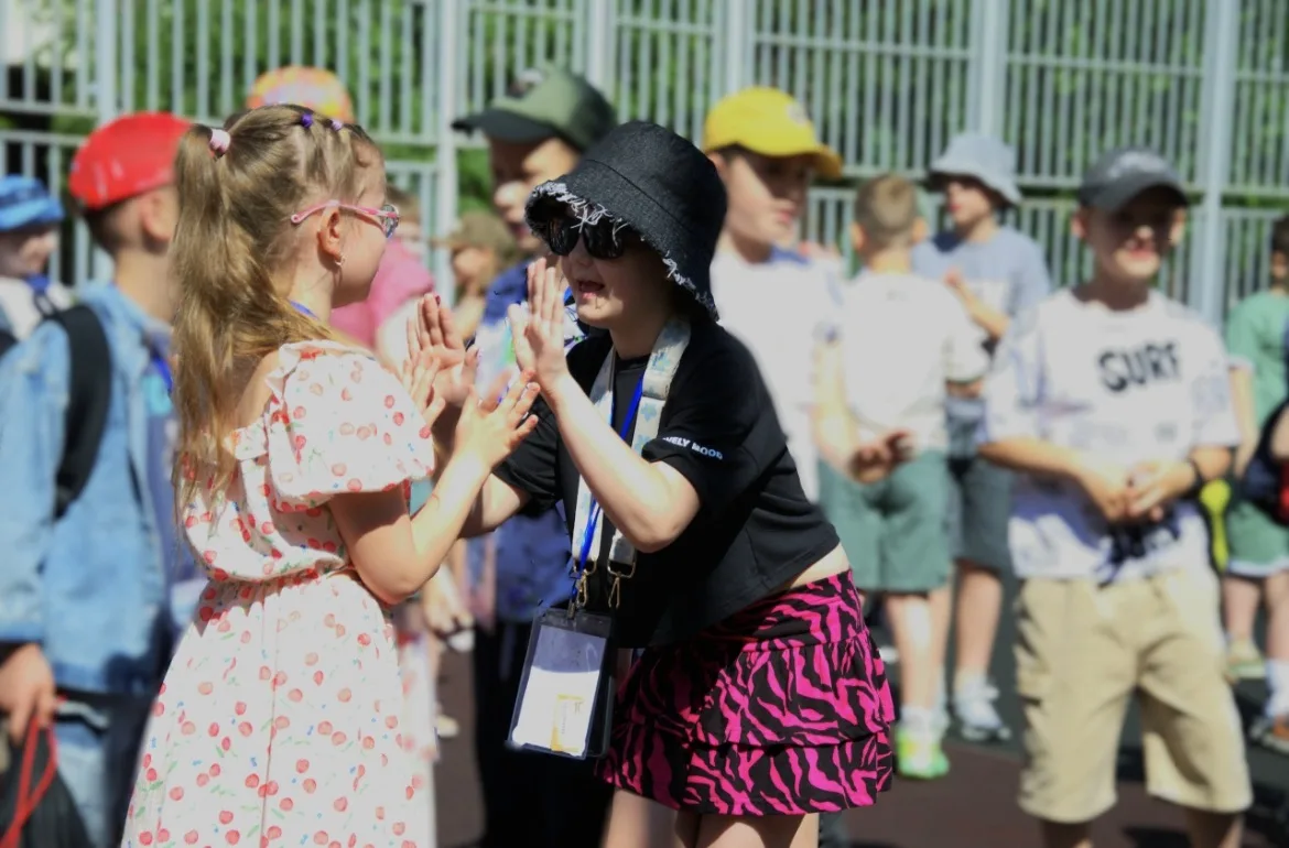 УТРЕННЯЯ РАЗМИНКА…

… начало каждого подвига☀️

Когда первые лучи солнца касаются земли, атлеты «Шко