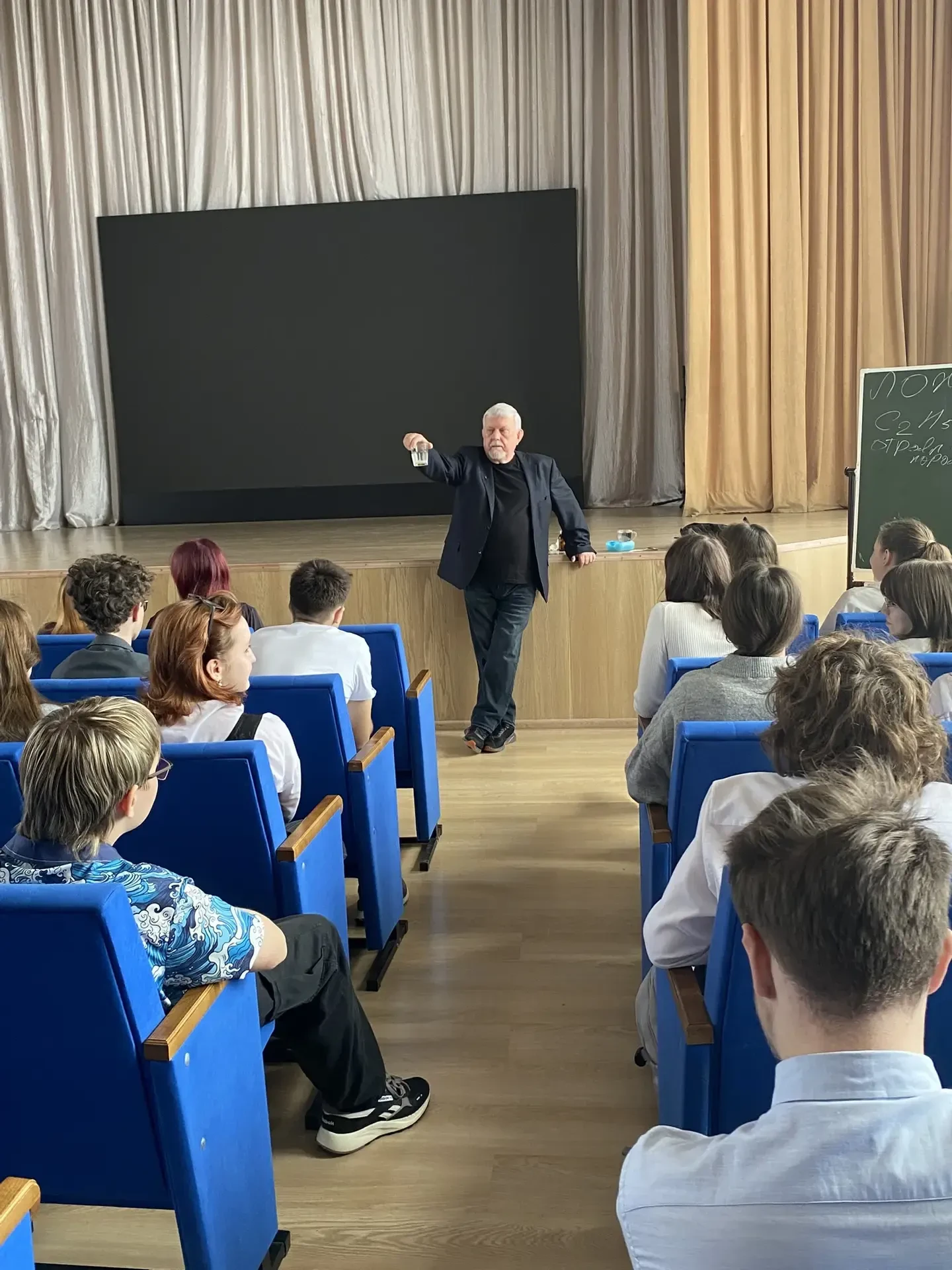 Что происходит с мозгом? 🤔 Разбирались вместе с экспертом!  📌20 апреля у наших девятиклассников прош