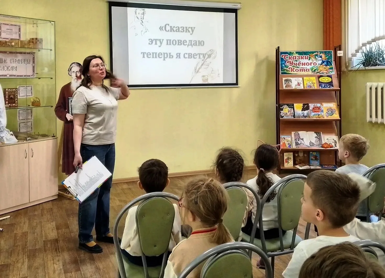 📚 Пушкинский день в библиотеке: сказочное путешествие для дошколят🪶

6 июня, в канун дня рождения 