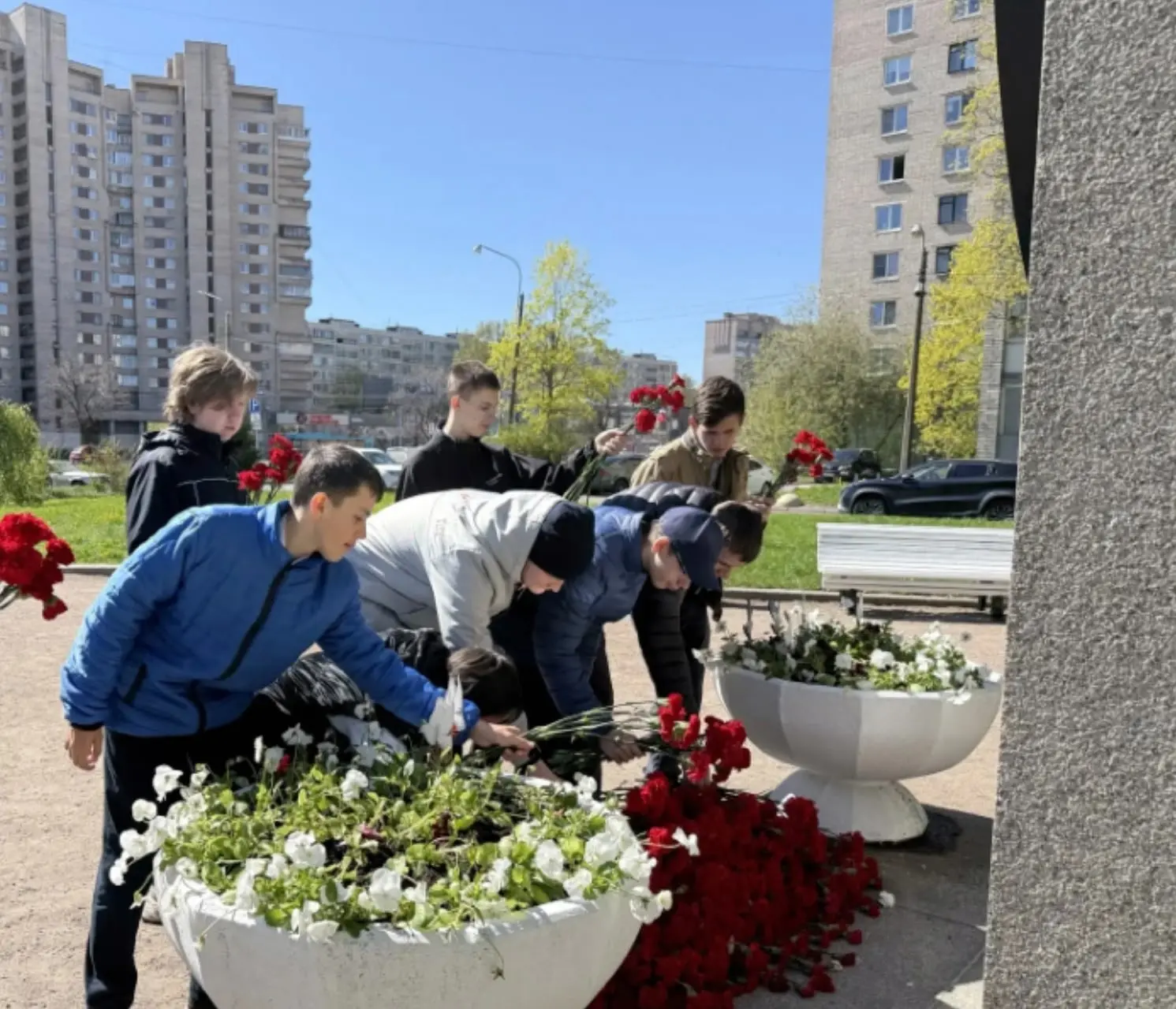 🇷🇺🕊️9 Мая — день гордости, памяти и благодарности. В этот великий праздник мы склоня...