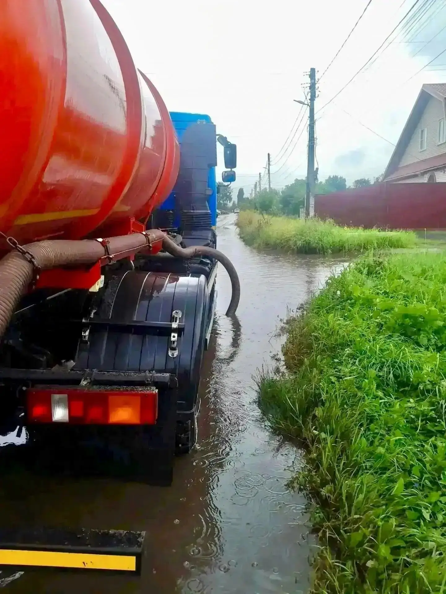 Ликвидируем лужи и чистим ливневки