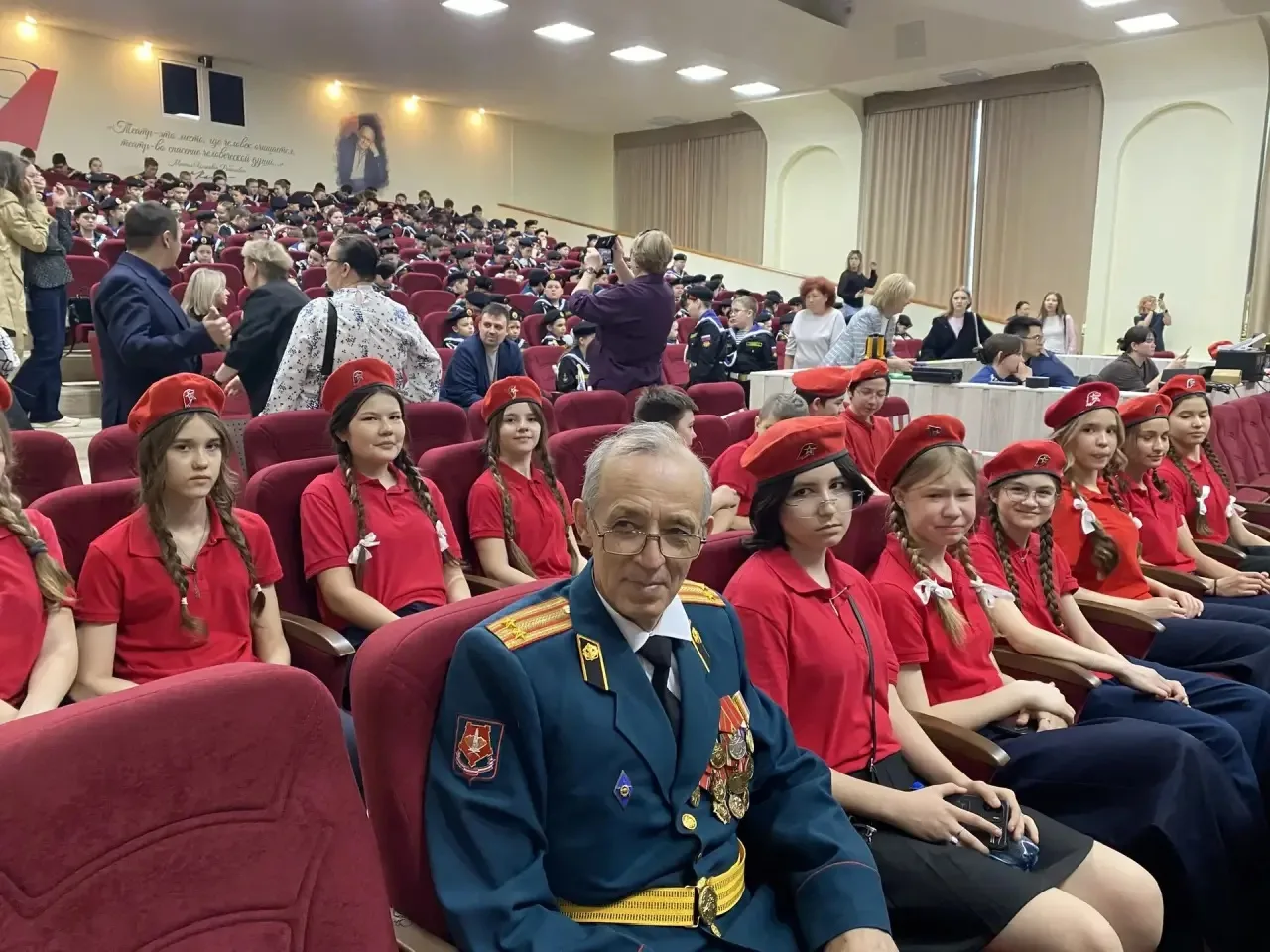 8 апреля - День сотрудников военных комиссариатов 🇷🇺  Наши юнармейцы 7Б класса приняли участие в тор