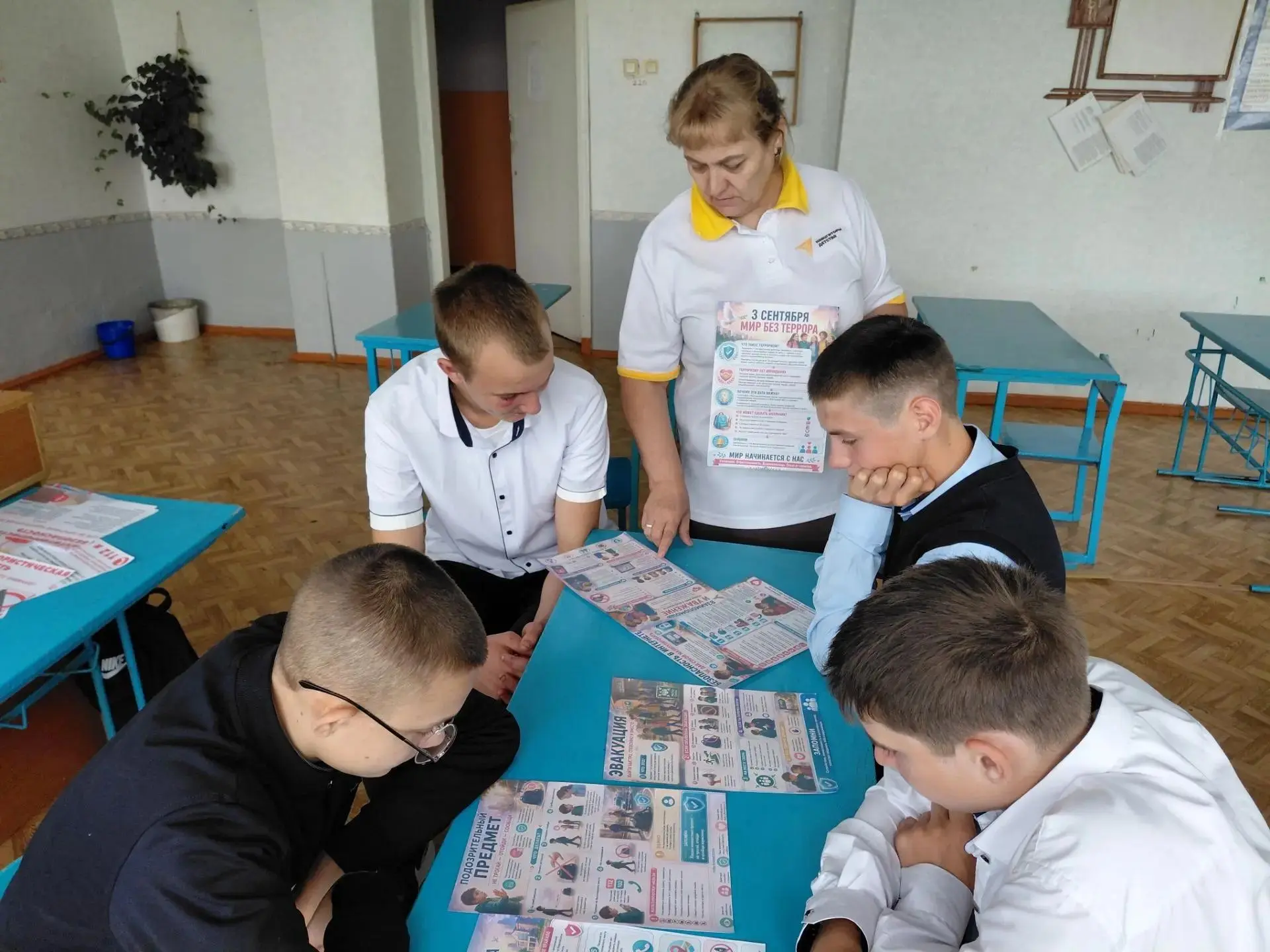 «Прерванный урок». Это время для осмысления и тишины: мы вспомнили трагические события,...