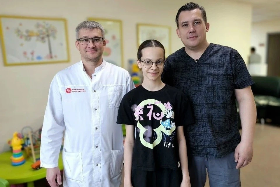 «Бог поцеловал девочку в макушку»: новосибирские хирурги спасли 14-летнюю балерину от с...
