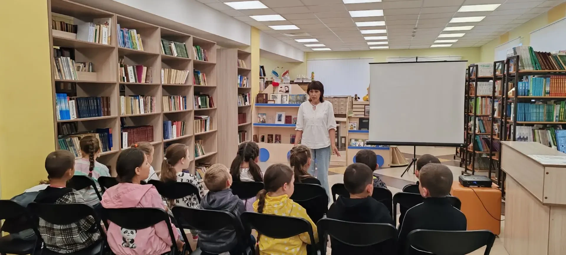 Орлята пришкольного лагеря "Ромашка" посетили увлекательную экскурсию в Центральную районную библиот