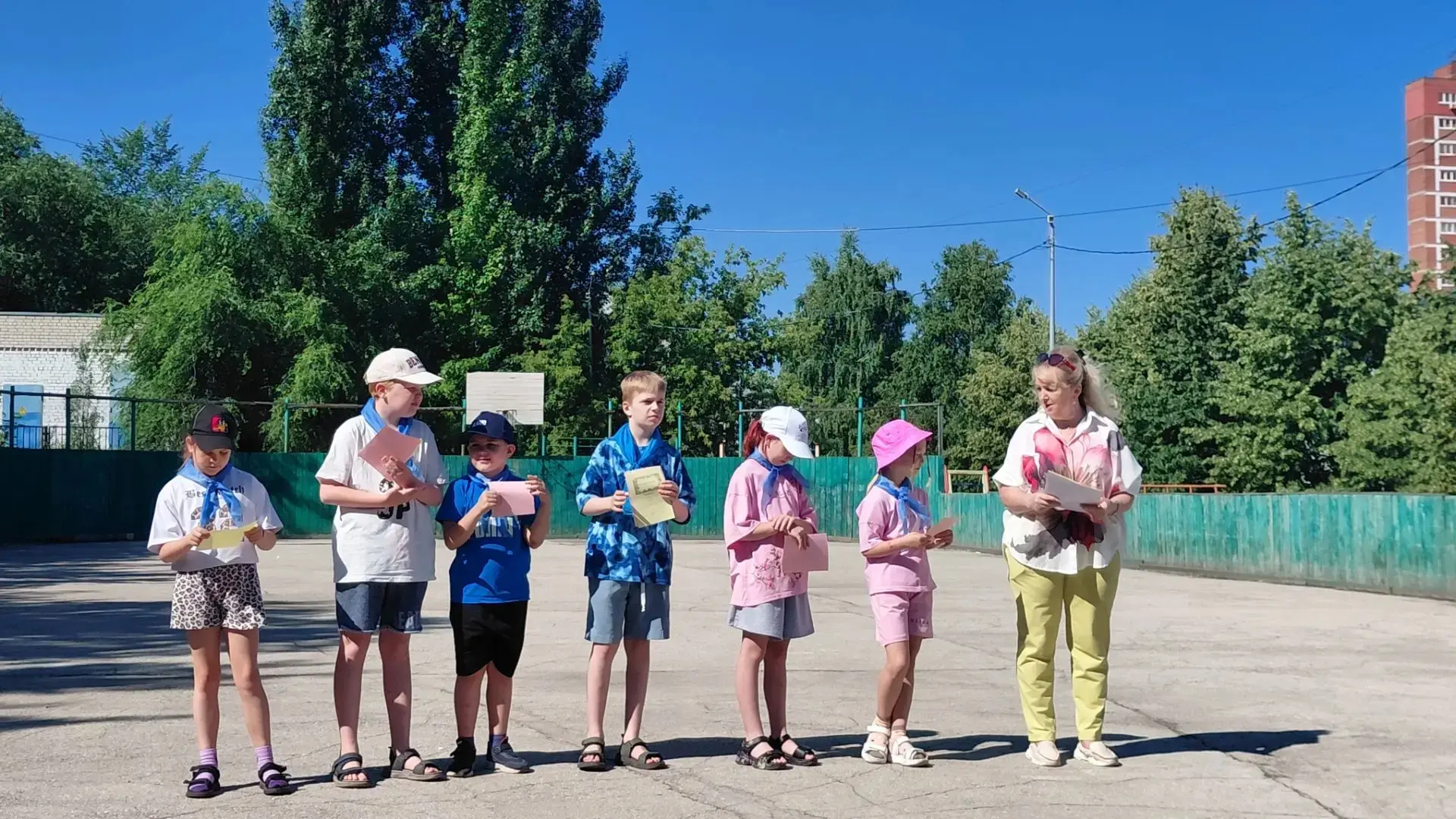 15 июня в нашем школьном лагере началась новая насыщенная неделя! Утро стартовало с тор...