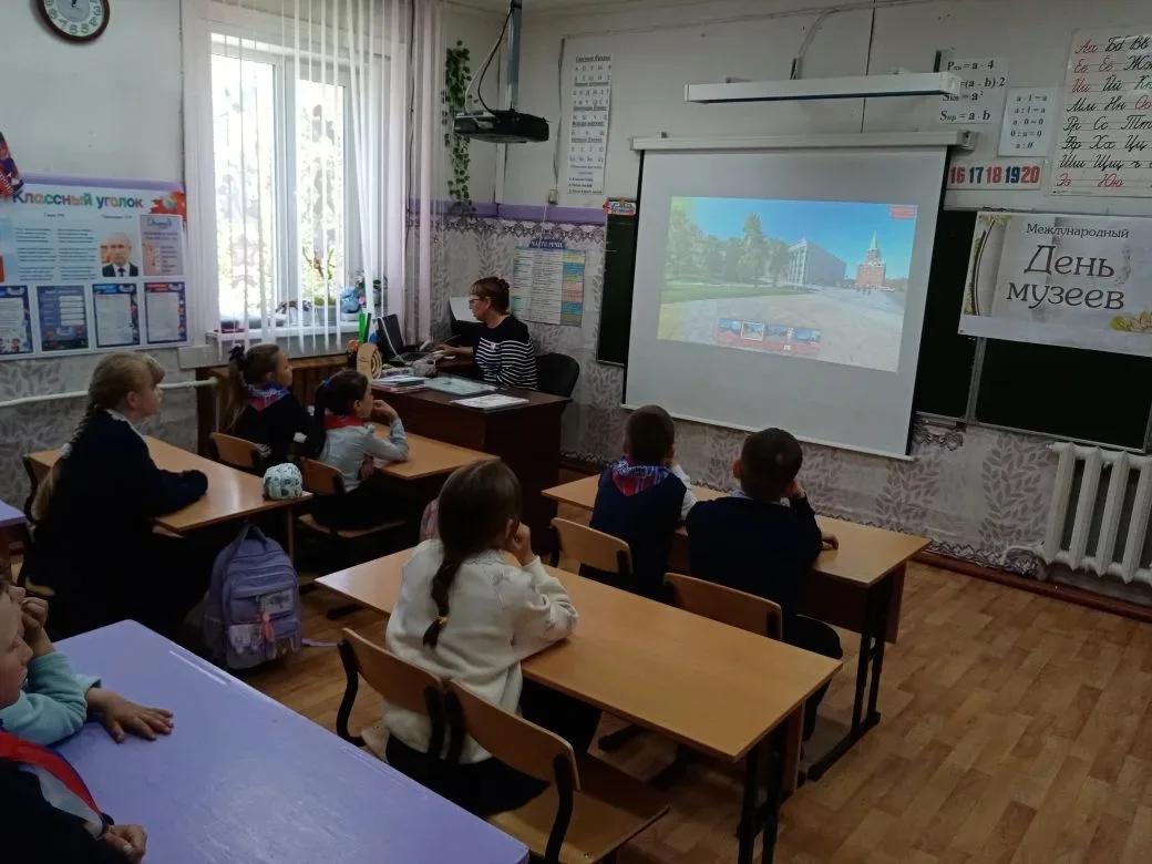 🎉 Путешествие сквозь века: как мы отметили Международный день музеев!

15 мая в нашей школе прошла 