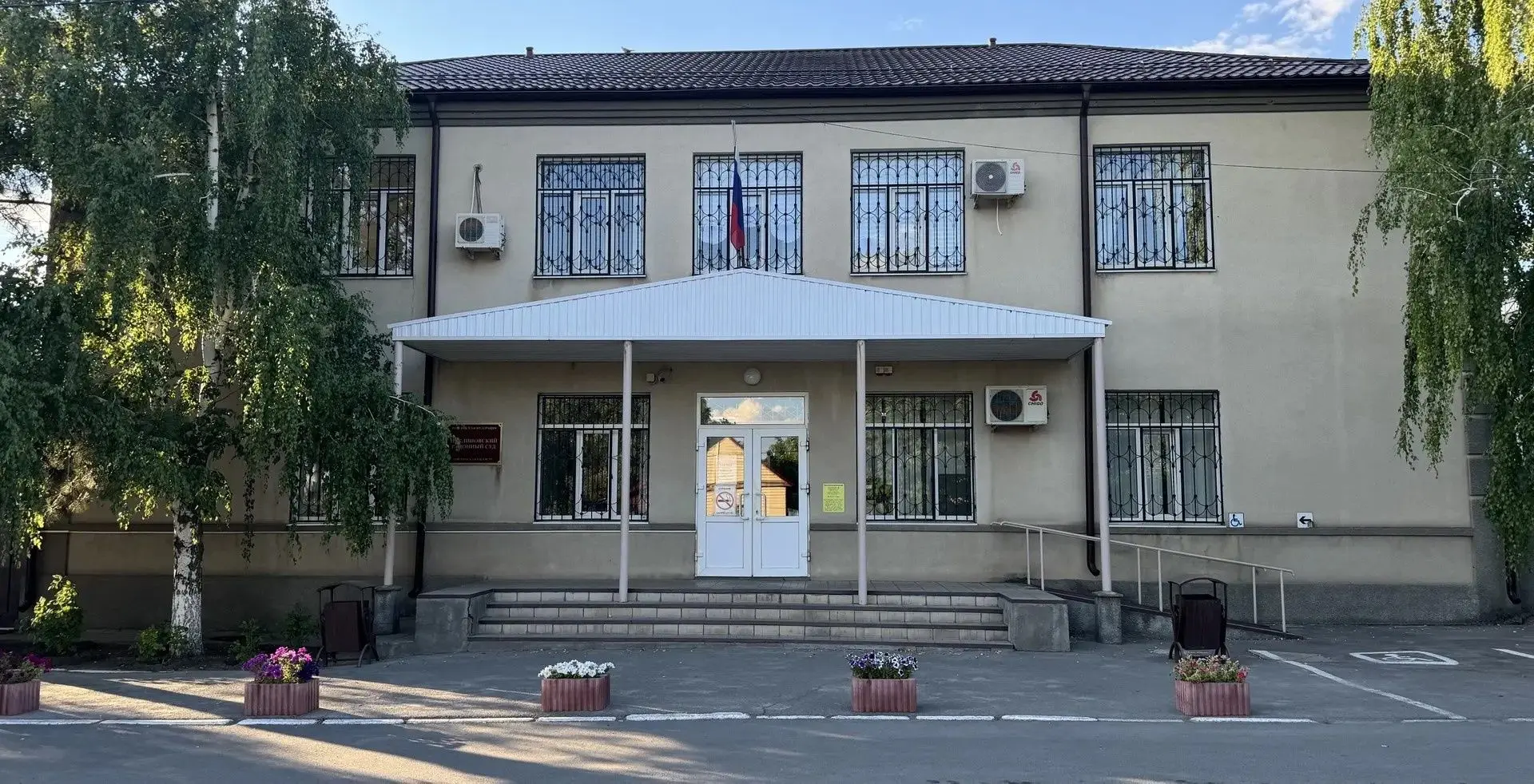 Неклиновский районный суд признал увольнение сотрудницы компании под Таганрогом незакон...