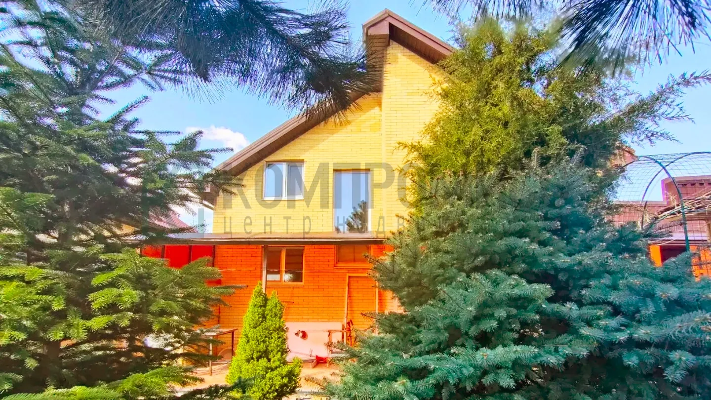 📍 Двухэтажный дом в станице Старокорсунская  🏠 Дом: ✅ 140,4 м², 2 этажа, 3 спальни ✅ Отличное жилое 