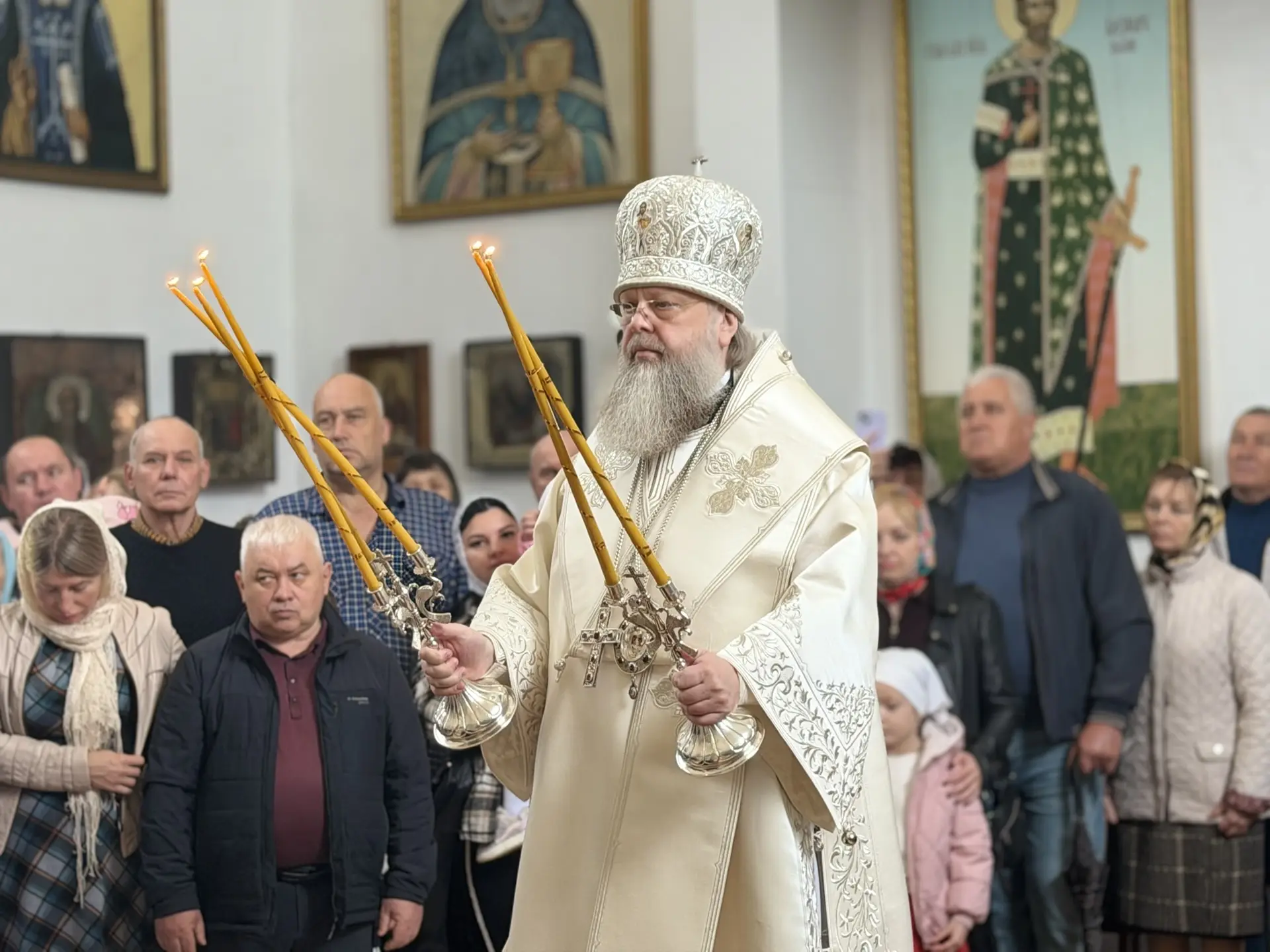 Митрополит Меркурий совершил Великое освящение храма Святой Троицы в селе Самарское  Глава Донской м