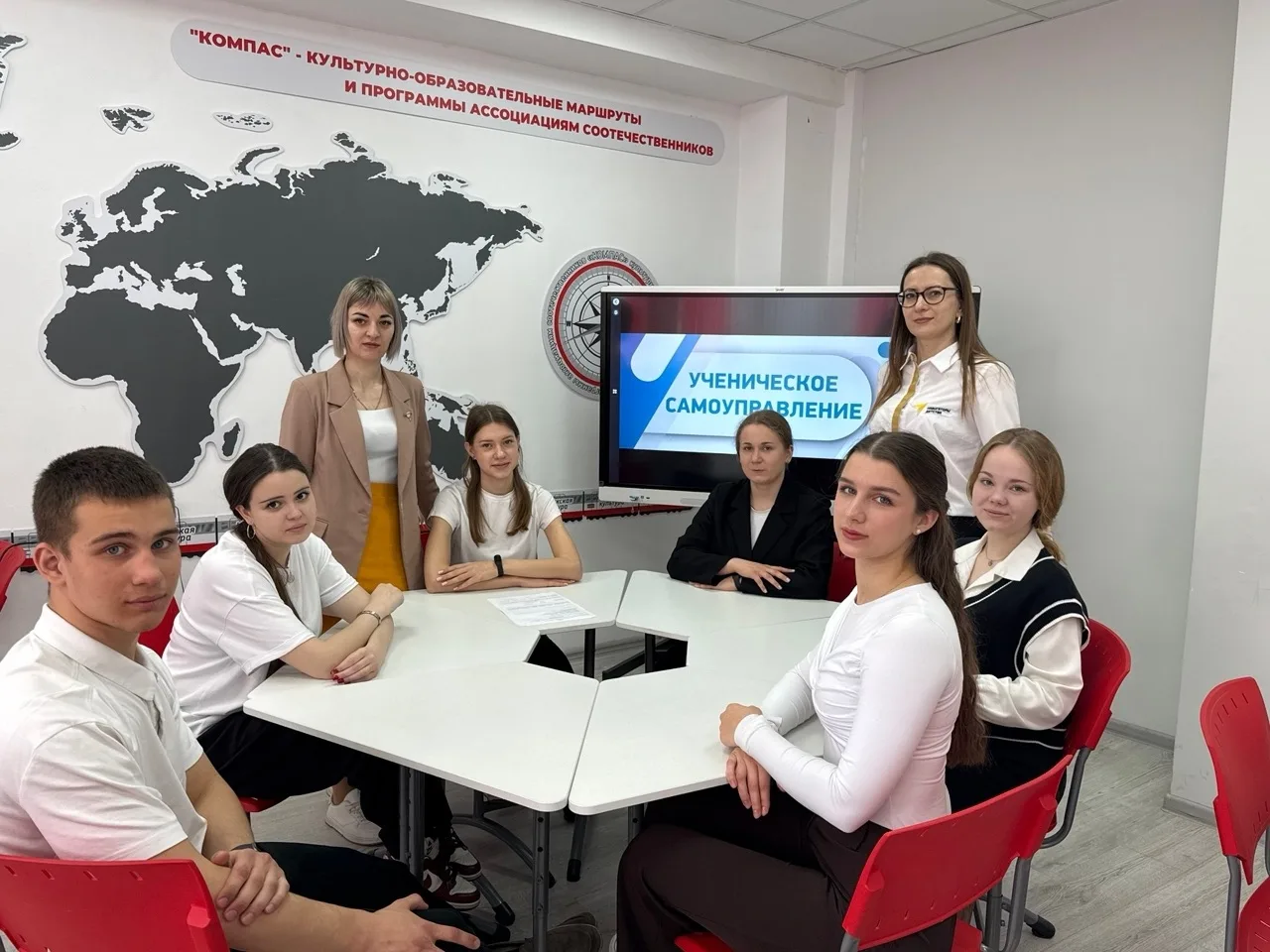 ✨ Круглый стол «От идеи к действию: ученики и администрация вместе» — состоялся!  🤝 Актив ученическо