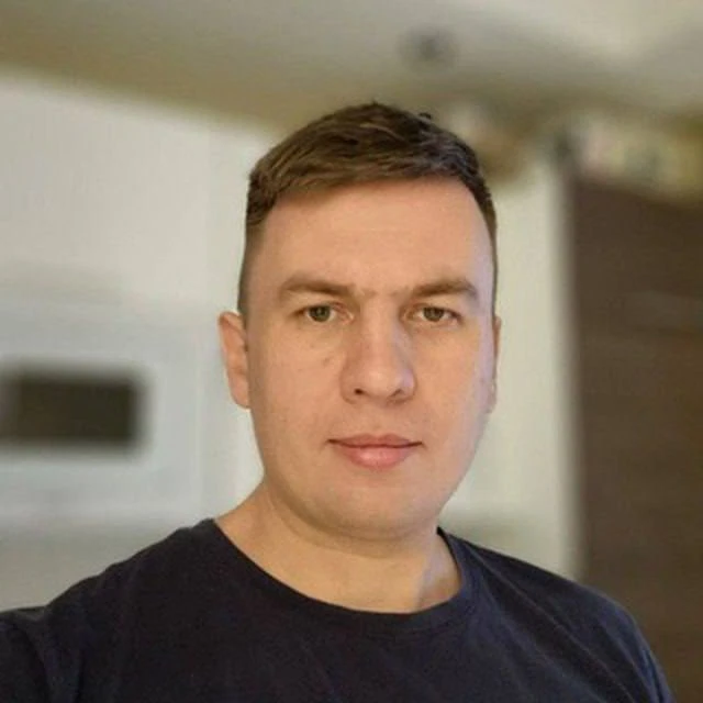 Блогера Илью Ремесло задержали по делу о фейках о Вооружённых силах РФ.