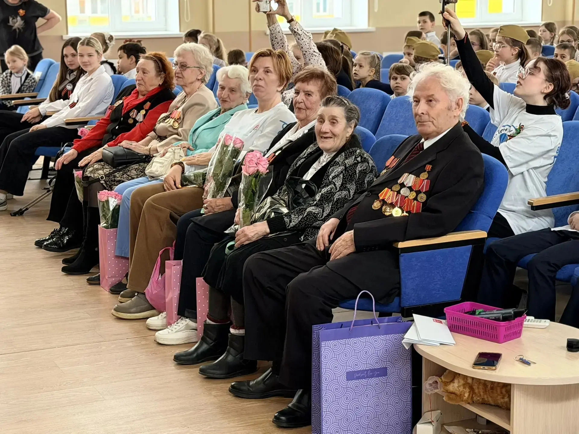 🩵 В преддверии Дня Победы в Видновской гимназии состоялась тёплая и значимая встреча обучающихся 1 «
