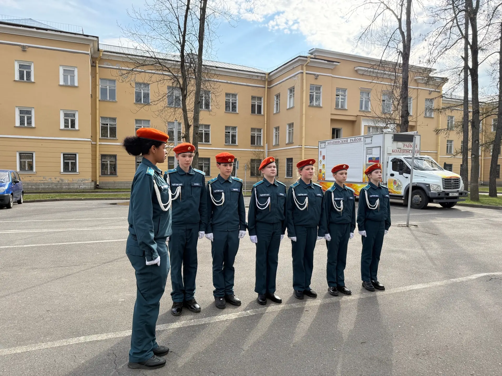 🗓 16 апреля во Дворце творчества состоялись промежуточные соревнования по строевой подготовке, в рам