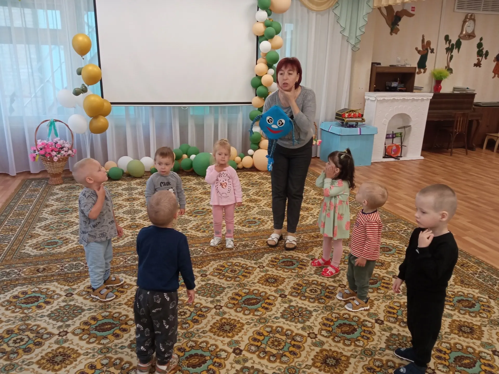🐻 Наши малыши встречали гостей! Тучка и Солнышко пришли поиграть.