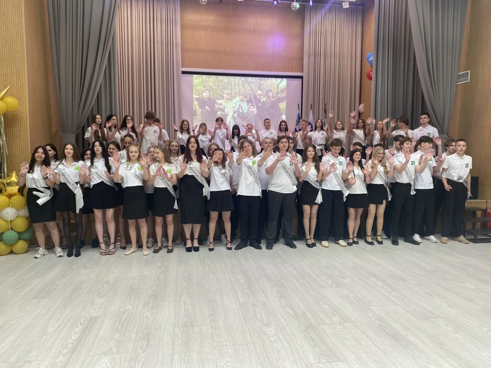🔔 ПОСЛЕДНИЙ ЗВОНОК – 2026: ЭМОЦИИ, СЛЁЗЫ РАДОСТИ И НОВЫЕ ГОРИЗОНТЫ!  Ярким праздником, наполненным т