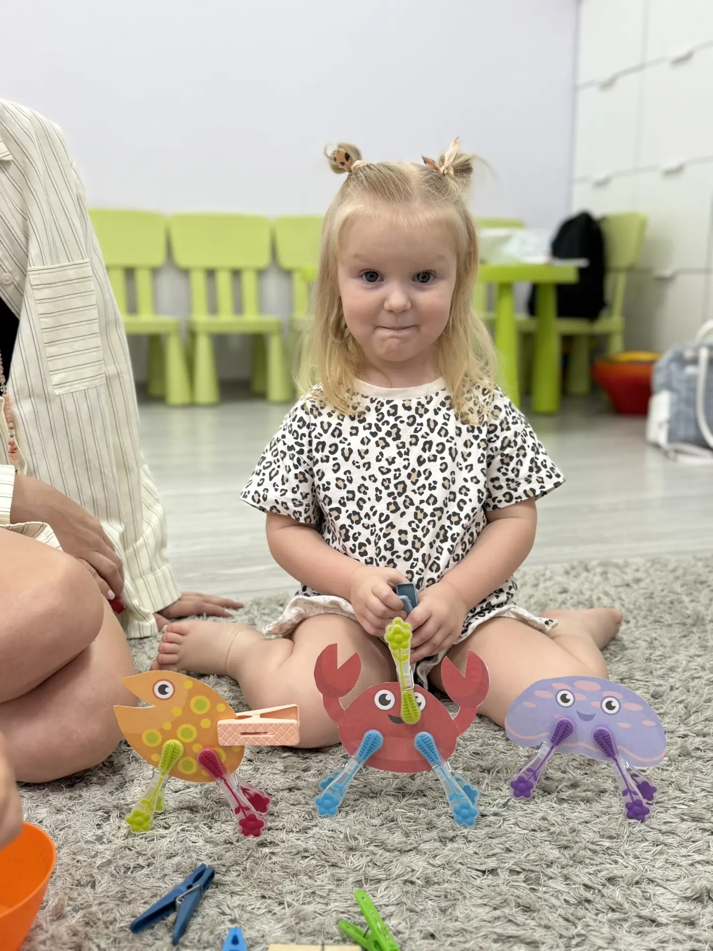 Кризис 3 лет — это не поломка характера, а неизбежный этап взросления, когда малыш впер...