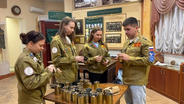 Студенты СГУ изготовили окопные свечи для участников специальной военной операции