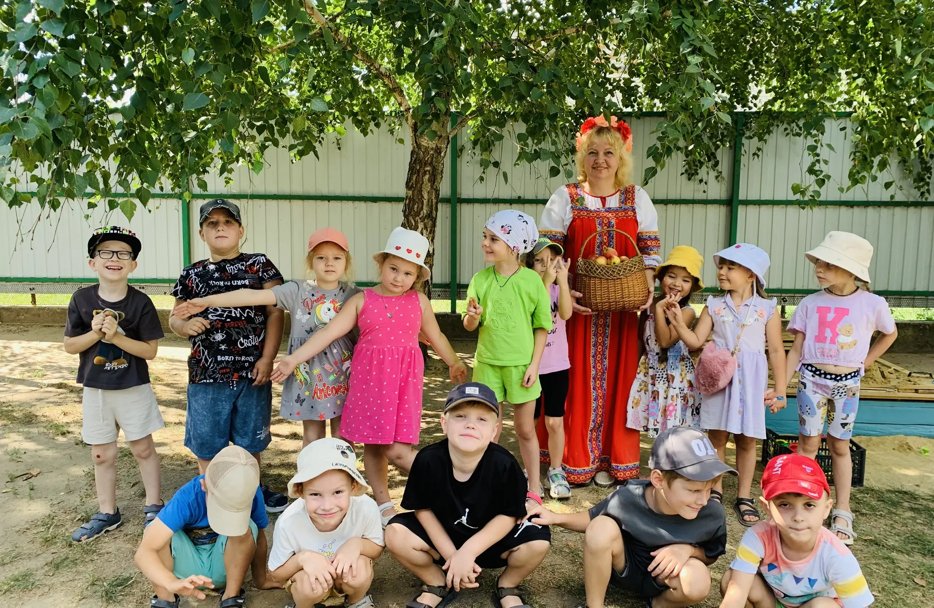 Яблочный Спас в детском саду - праздник потрясающего аромата и настоящего веселья 🍎🍏
