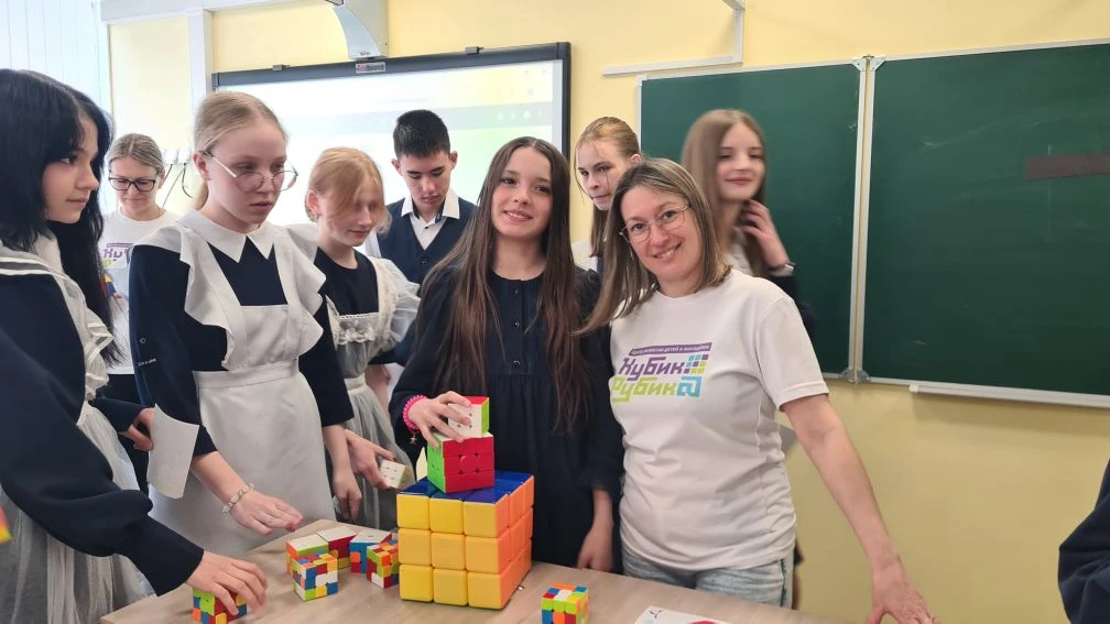 🧩 Итоги вчерашнего школьного мероприятия по сборке кубика Рубика для 5–6 классов  В нашей школе сост
