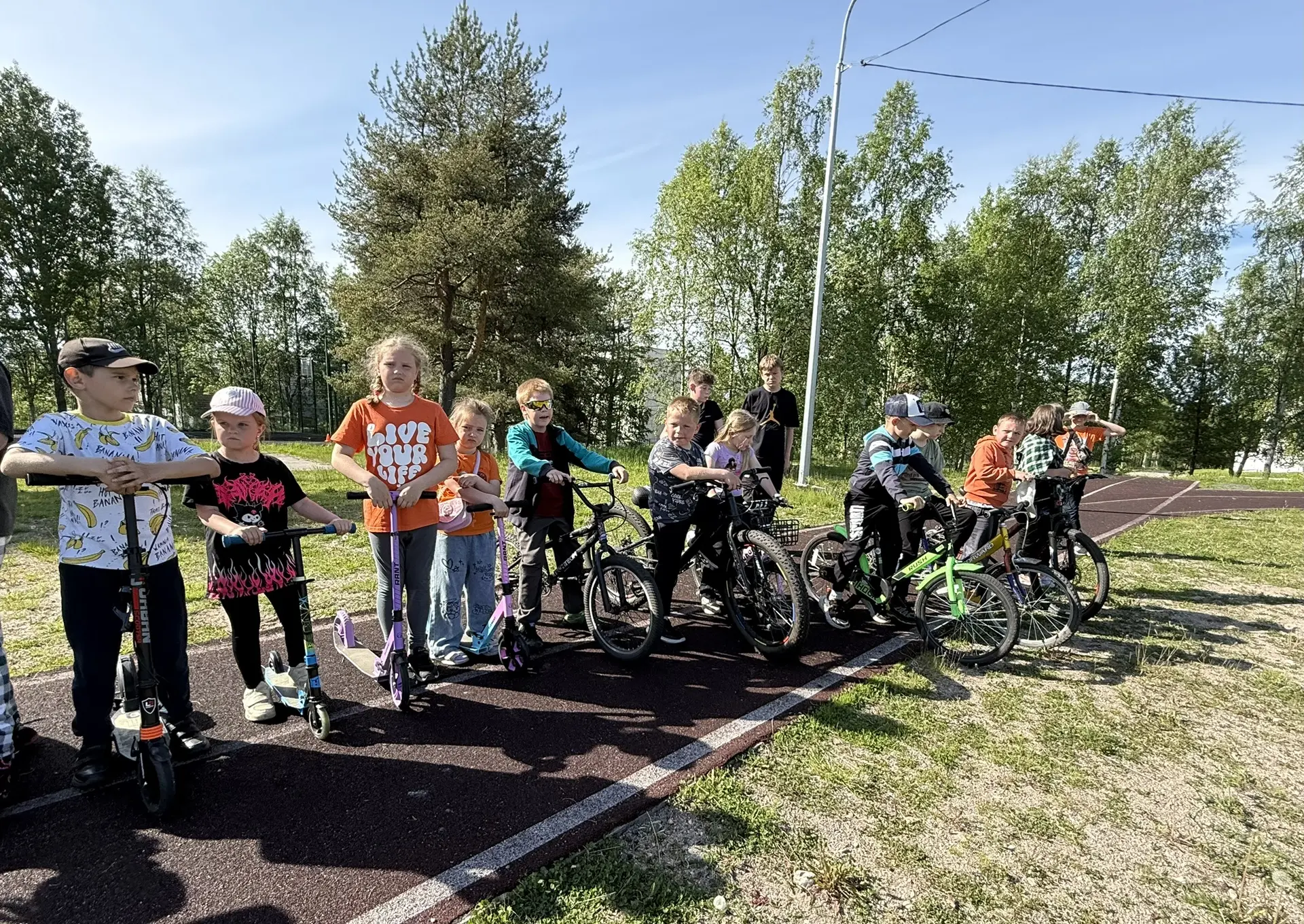 👫День 8 в лагере «Калейдоскоп»: безопасное колесо и скорость 🚲🛴⛸️

✅Восьмой день в нашем лагере п