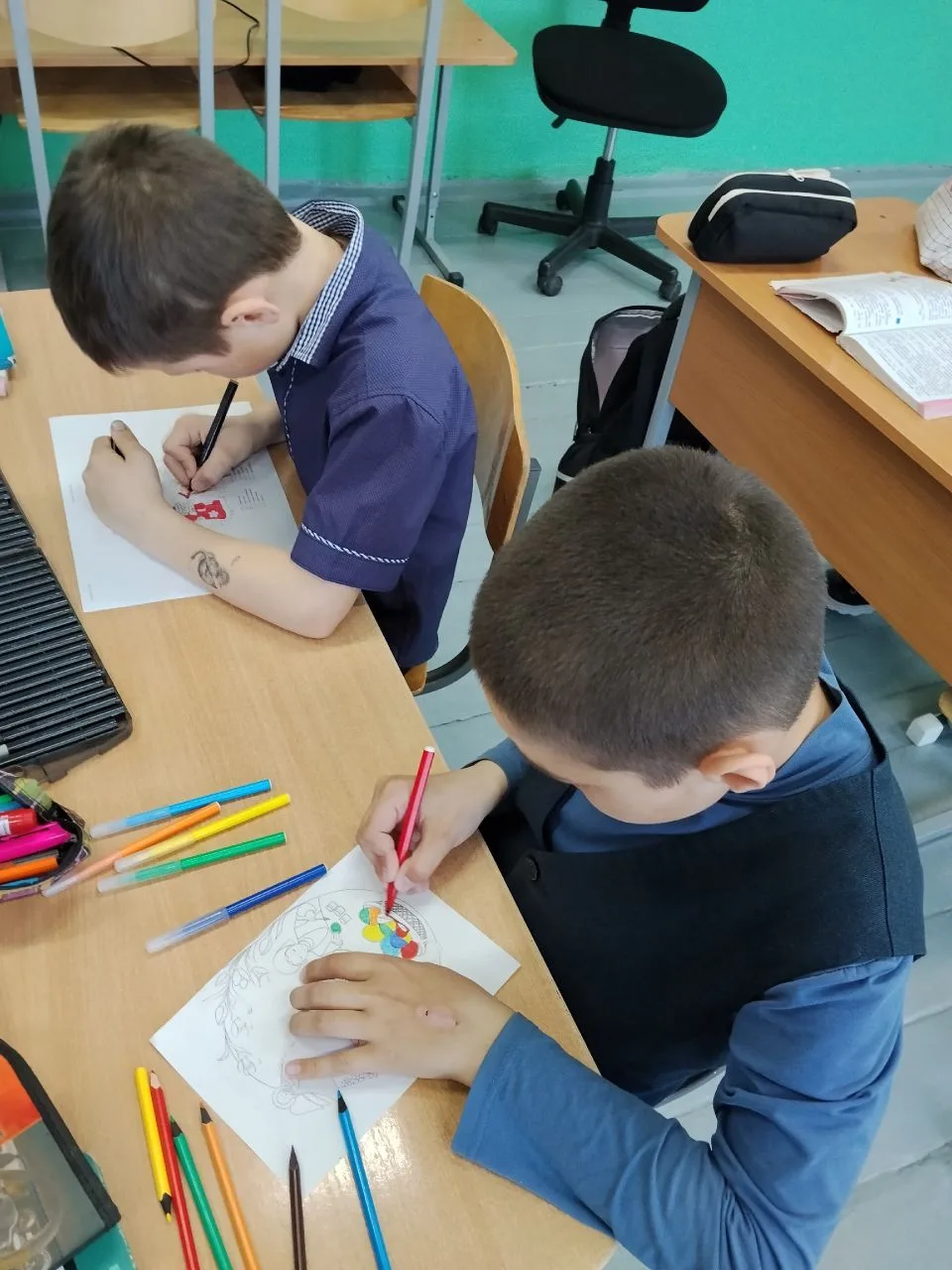 🦅Наши юные "Орлята России" успешно преодолевают ступени трека "Орлёнок-Хранитель"!  
🇷🇺На последн