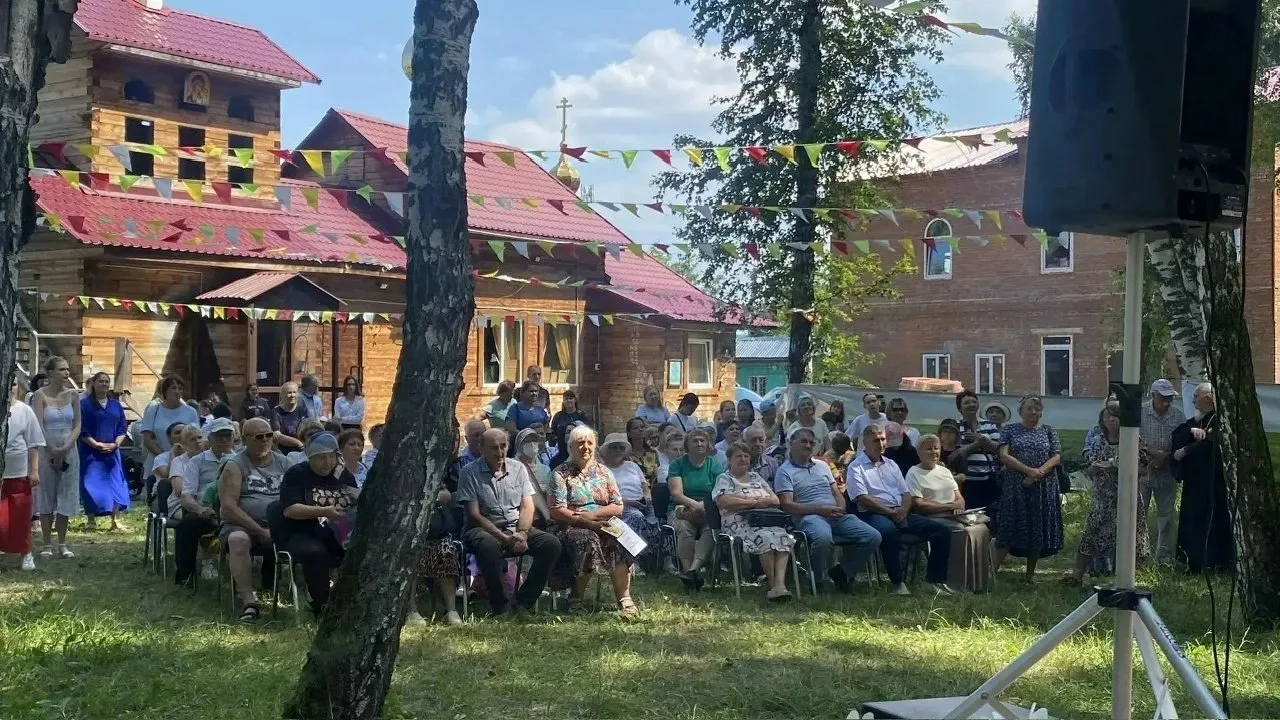 День семьи, любви и верности отметили в поселке Ясногорский на территории храма святой ...