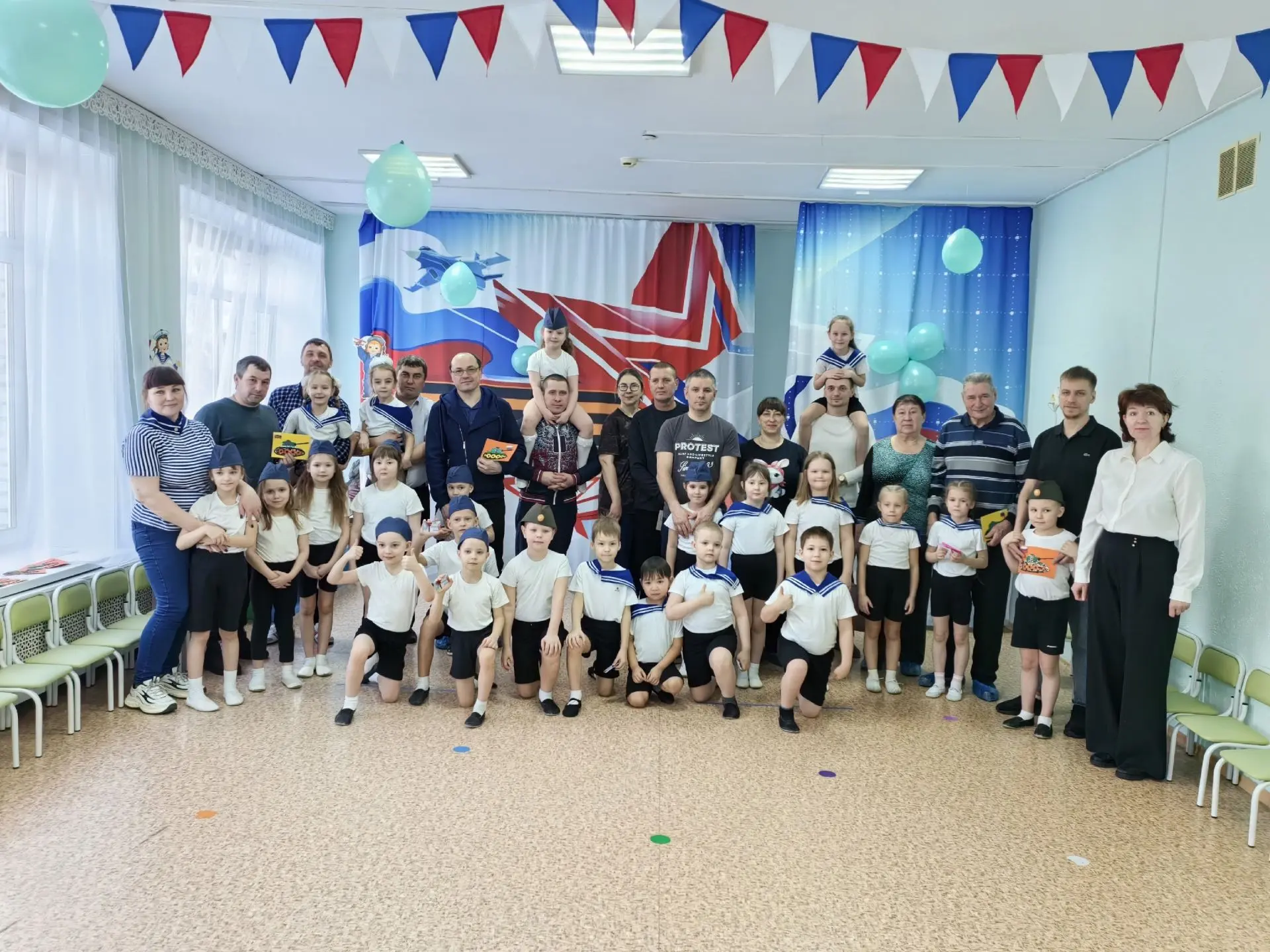 В нашем детском саду прошла увлекательная тематическая неделя, посвященная Дню защитник...