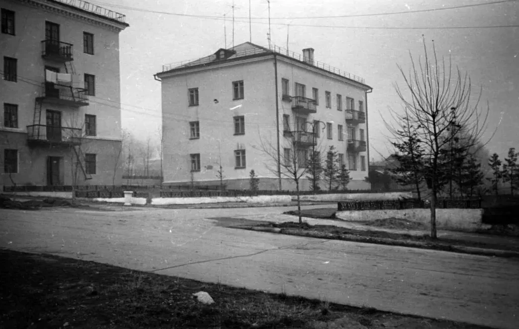 ✨ Ретро Златоуст

Перекрёсток ул. Мичурина и пакового проезда
1955 год.