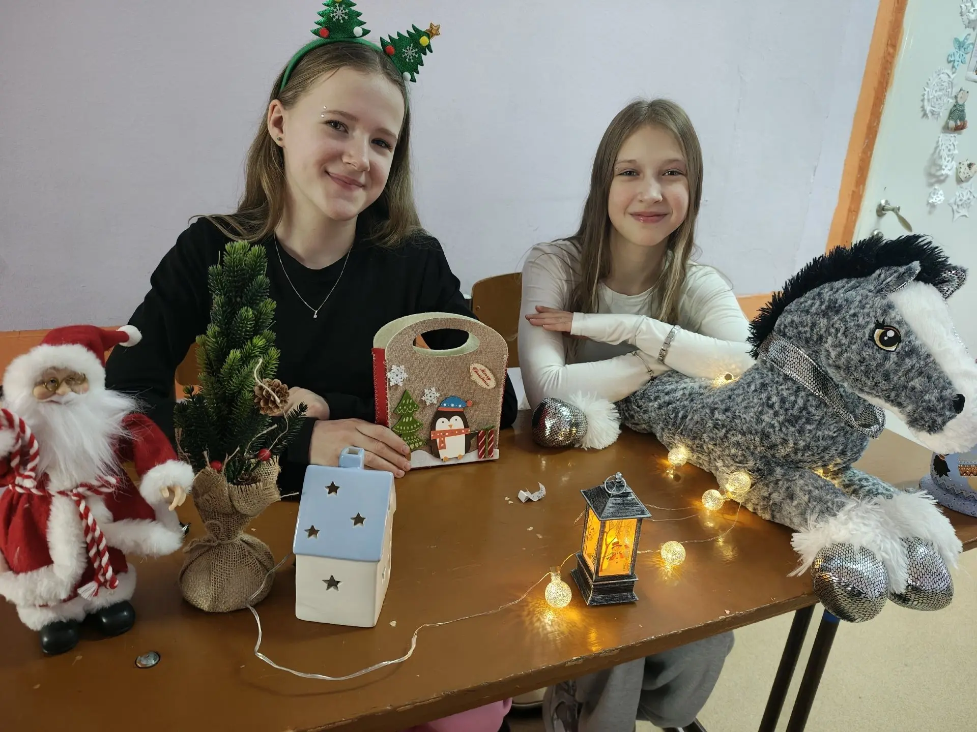 Школа №148 – территория дружбы: Новогодний фестиваль народов России!  Старшая школа превратилась в и