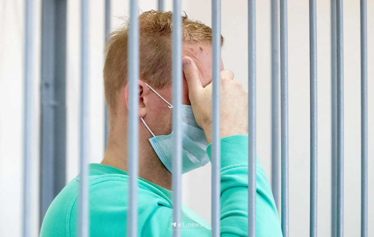 Главное: брокера Вадима Шукурова, обвиняемого в связях со школьницами, задержали и везу...