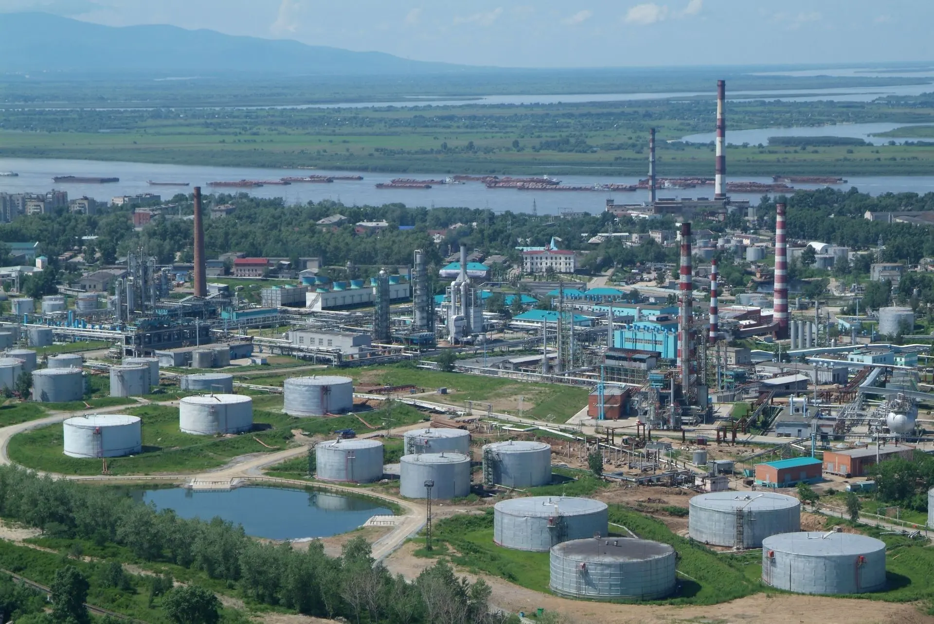 Поздравляю работников нефтяной и газовой отрасли с профессиональным праздником.