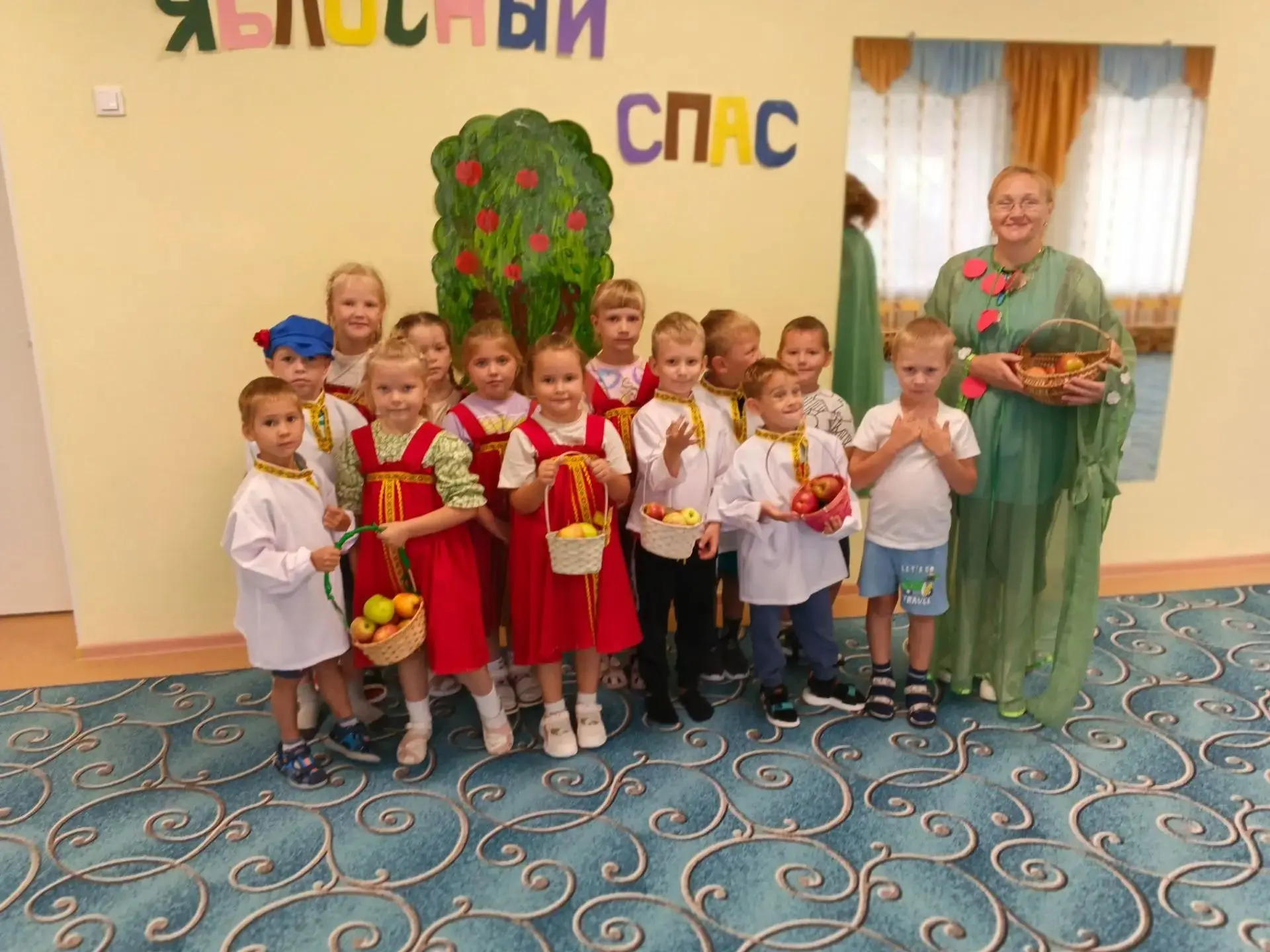 Празднуем Яблочный Спас вместе с «Гномиками»! 🍏