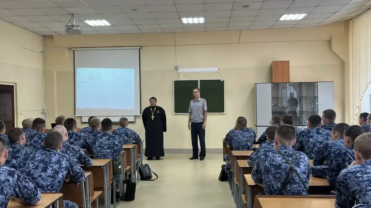 ✔️С обучающимся Кузбасского института ФСИН России встретился руководитель отдела по религиозному обр