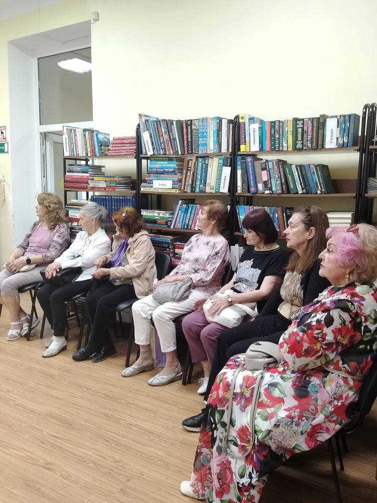 Я вдохновенно Пушкина читаю" : А. С. Пушкин и народы России" 🇷🇺 🪆 📚
