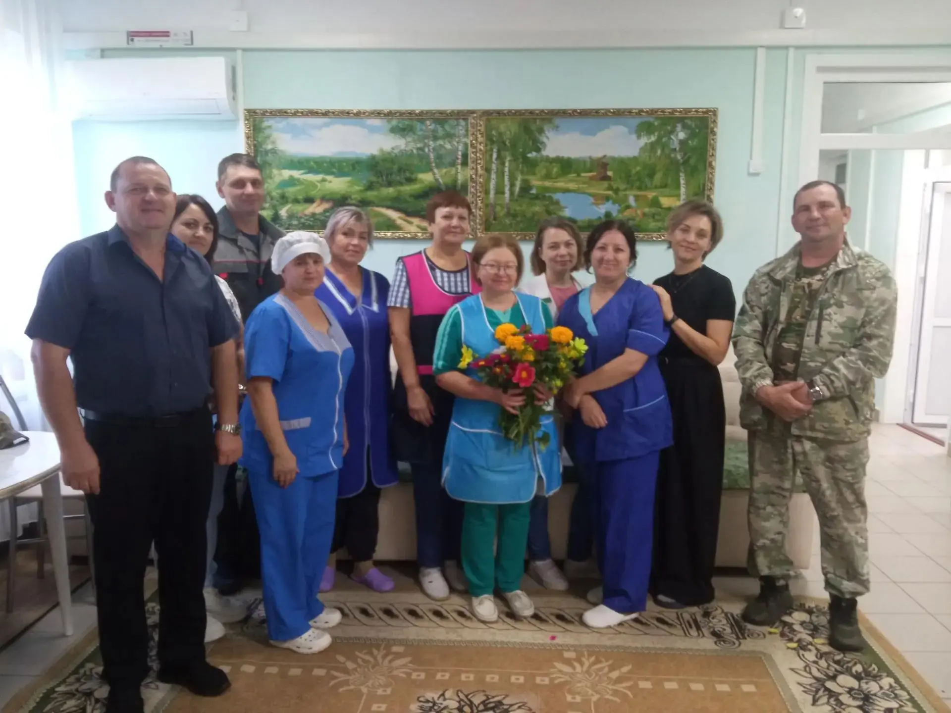 С днём рождения поздравили сотрудницу Крестьянского дома-интерната Аллу Ивановну Вастья...