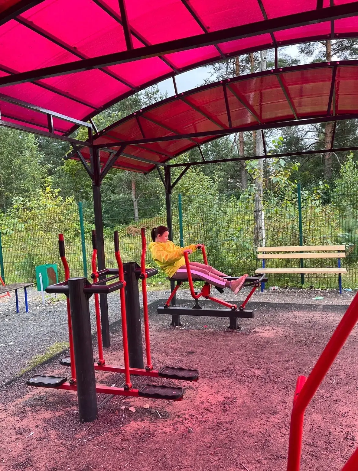 Пример для сравнения, спортивная площадка в селе Новгородской области (площадке 5 лет) ...
