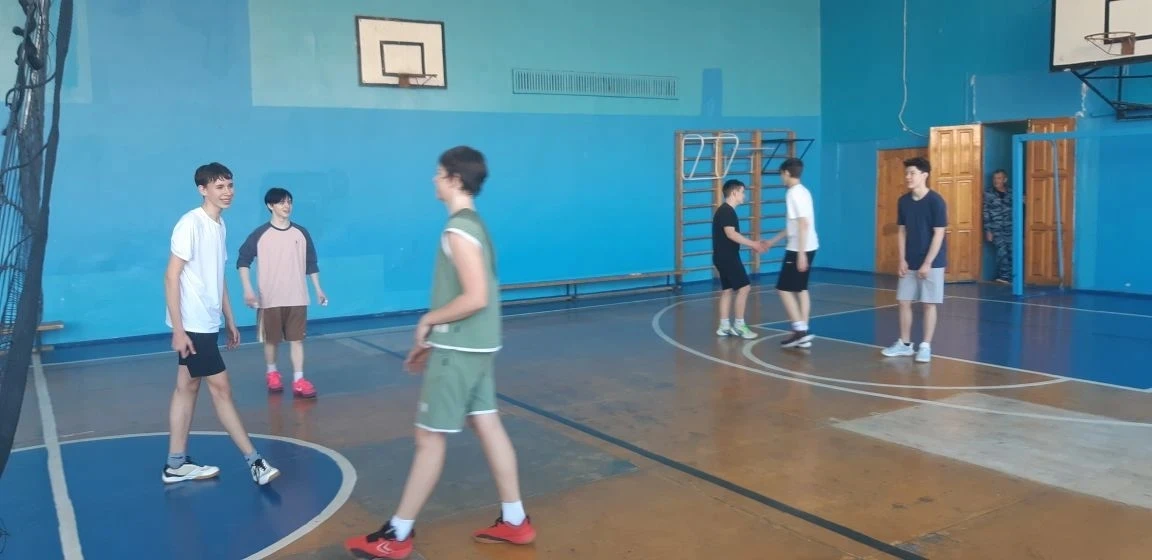 В рамках подготовки к первенству города по 🏐волейболу среди  ОО была проведена 🏅тренировка сборной к