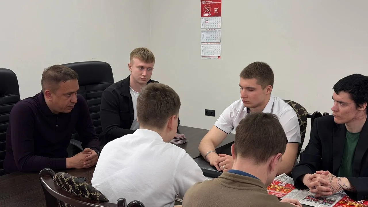 Встретились с молодыми комсомольцами Ульяновска и поговорили на важные темы.