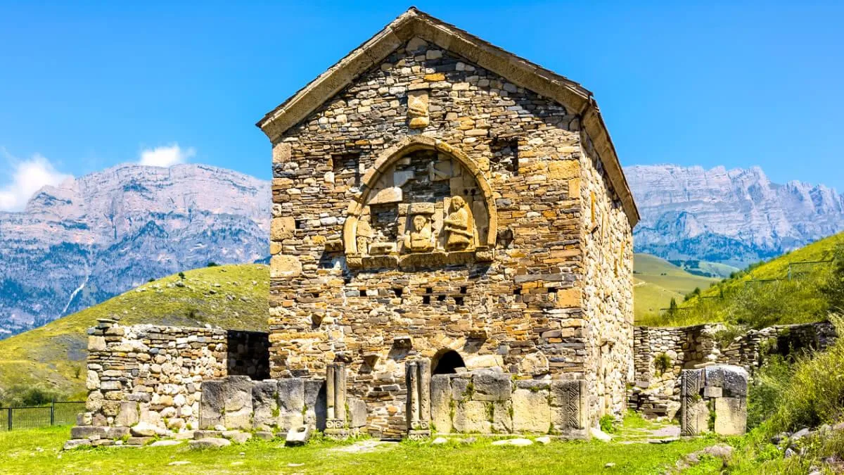 🏔 МАЙ И ЛЕТО НА КАВКАЗЕ 🏔  Если вы мечтали побывать там, где горы упираются в небо, где еда невероят