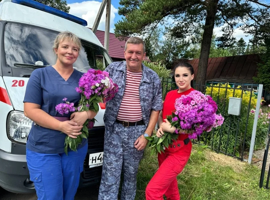 💐 Цветы как «спасибо» за самое ценное — время.