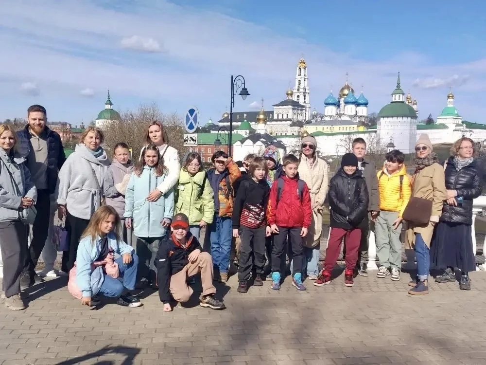 Субботнее путешествие 🧳  🤗 Ученики 4 класса «Б» в выходные побывали в Сергиевом Посаде, где посетили