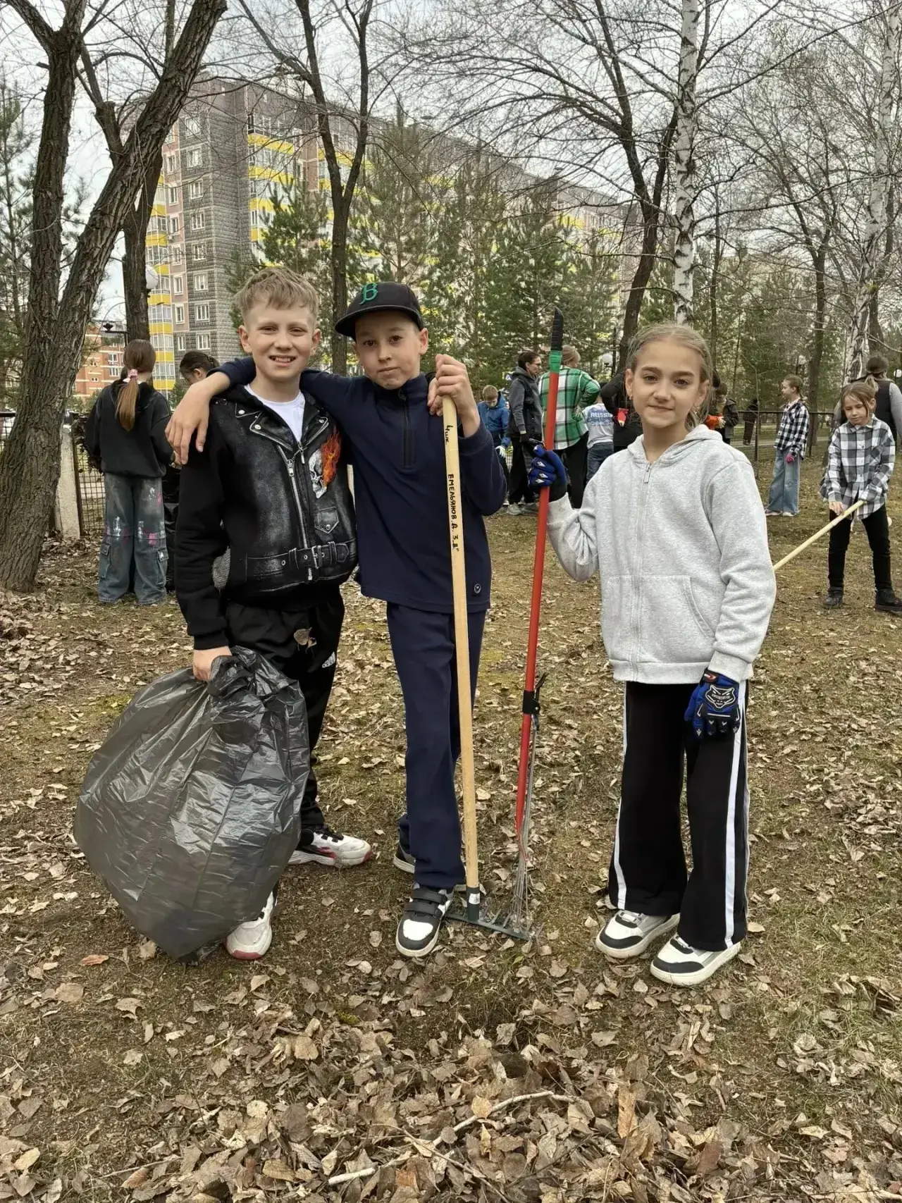 🌍✨ Традиционный субботник : Мы за чистоту!   6 мая  наша школа провела замечательный субботник! Все 