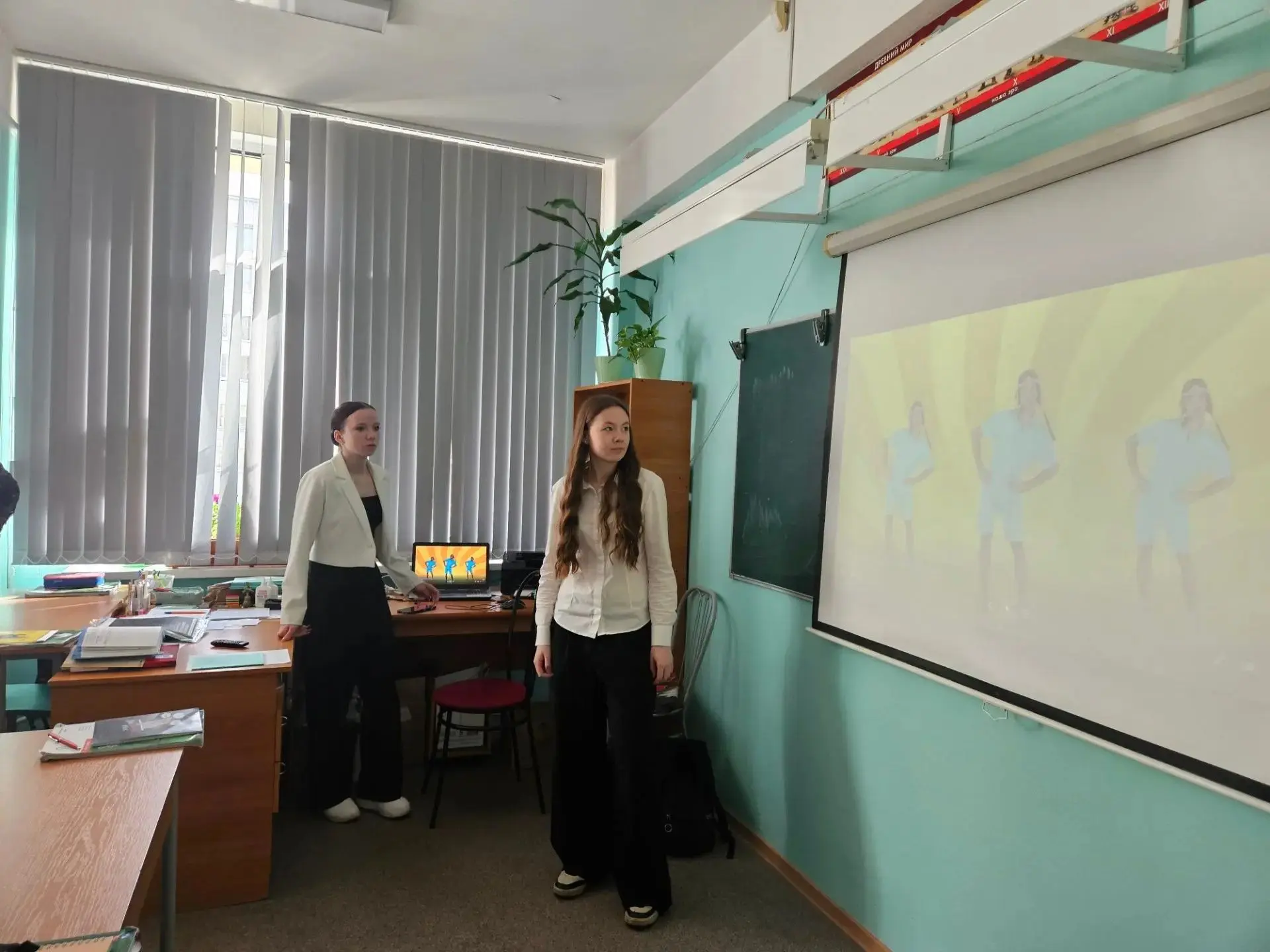 📸 Наши крутые одиннадцатиклассники — в роли учителей! 😍Ребята из 11 «А» и 11 «Б» на о...