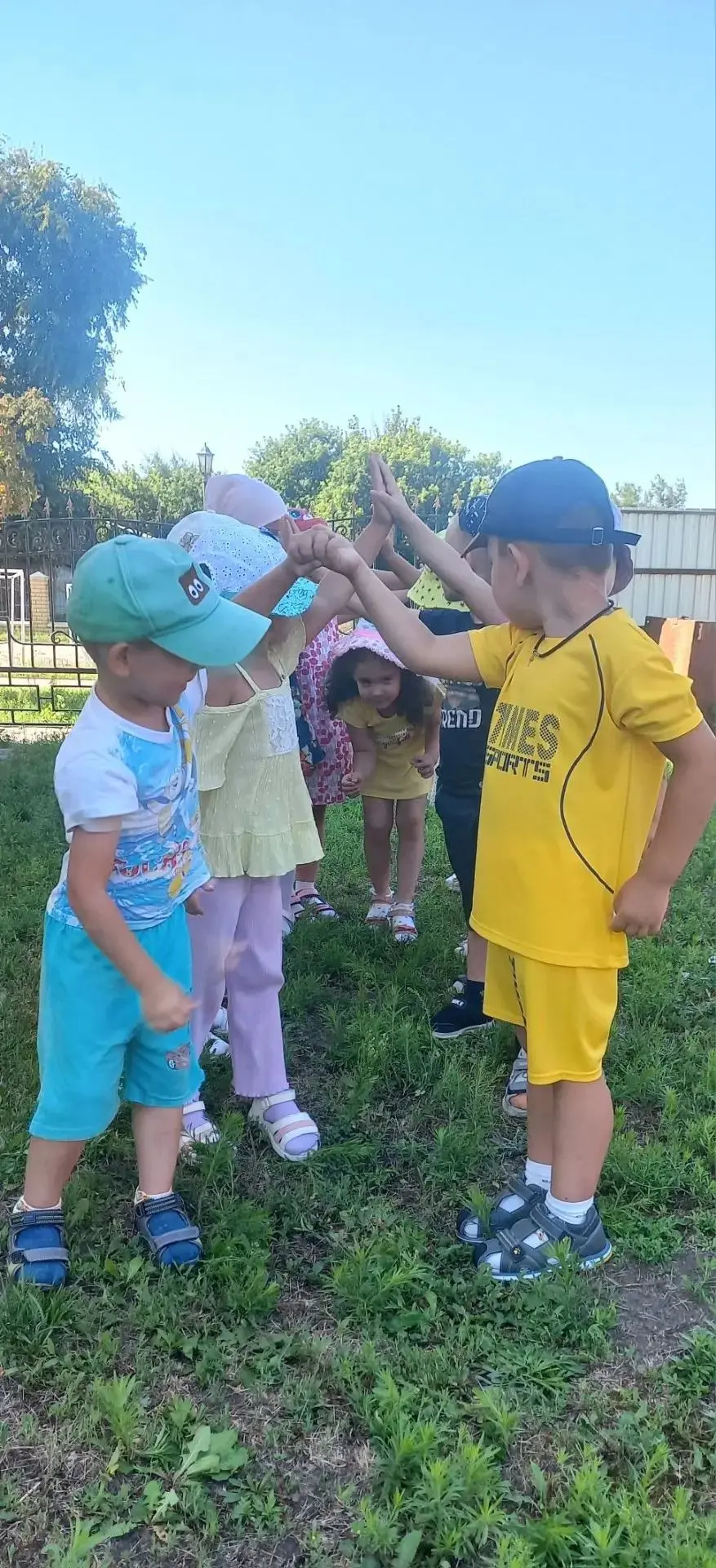 ☀️ ЛЕТО, СОЛНЦЕ И «РУЧЕЁК»: КАК МЫ ВОЗРОЖДАЕМ НАРОДНЫЕ ТРАДИЦИИ!