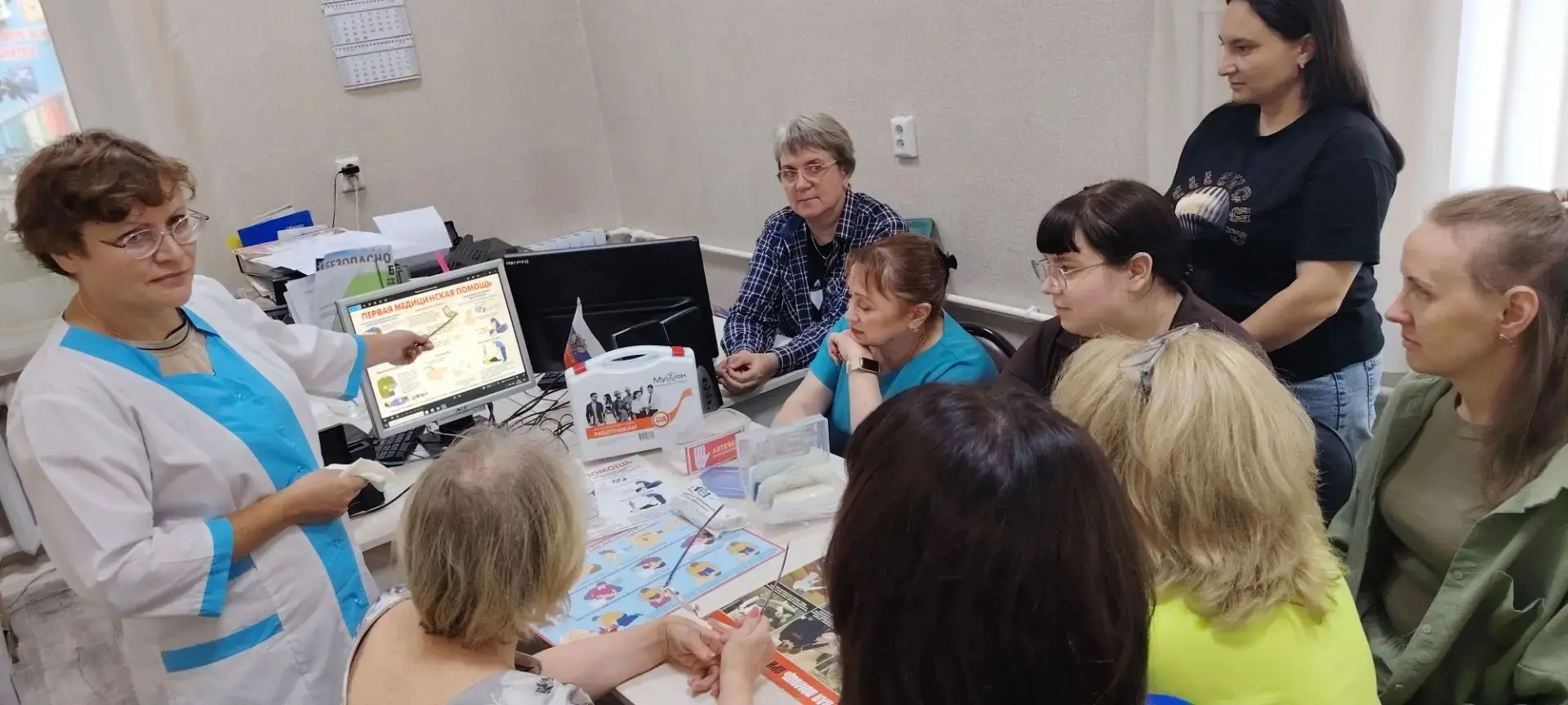 Для сотрудников ГКУ Таштагольский СРЦ медицинскими сестрами проведены занятия по оказан...