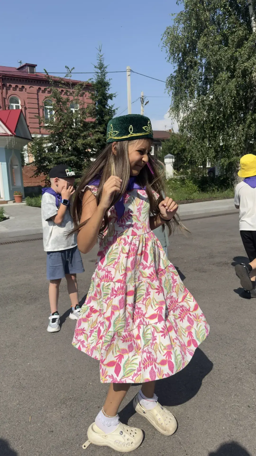 Дуслар! Друзья!