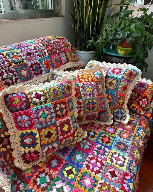 🧵🌸 Девушки, приглашаем окунуться в мир творческого вдохновения и ярких красок!